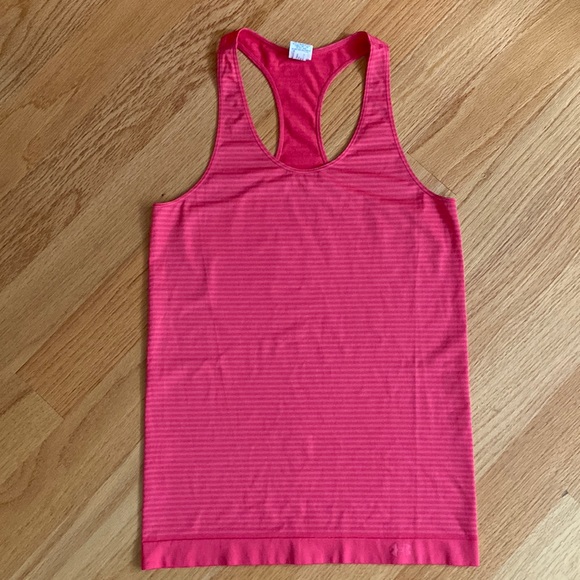 Under Armour Tops - Pink Under Armour Tank Size Large